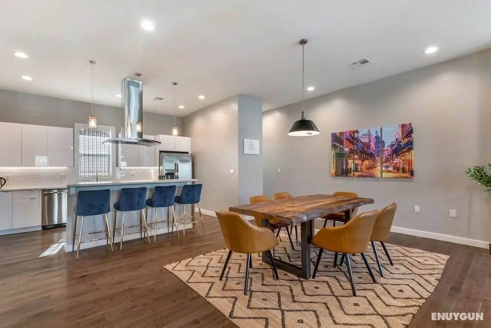 Magnificent 4 Bedroom Townhouse near Lafitte Greenway - Öne Çıkan Resim