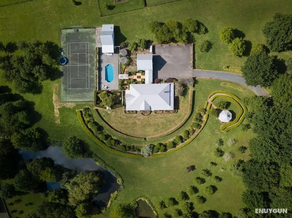 Magnificent Karaka Estate with Swimming Pool - Öne Çıkan Resim