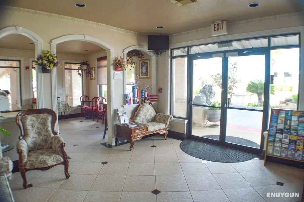 Magnolia Inn And Suites - Lobi