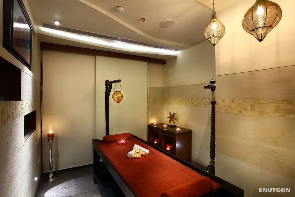 Mahagun Sarovar Portico Suites Ghaziabad - Öne Çıkan Resim