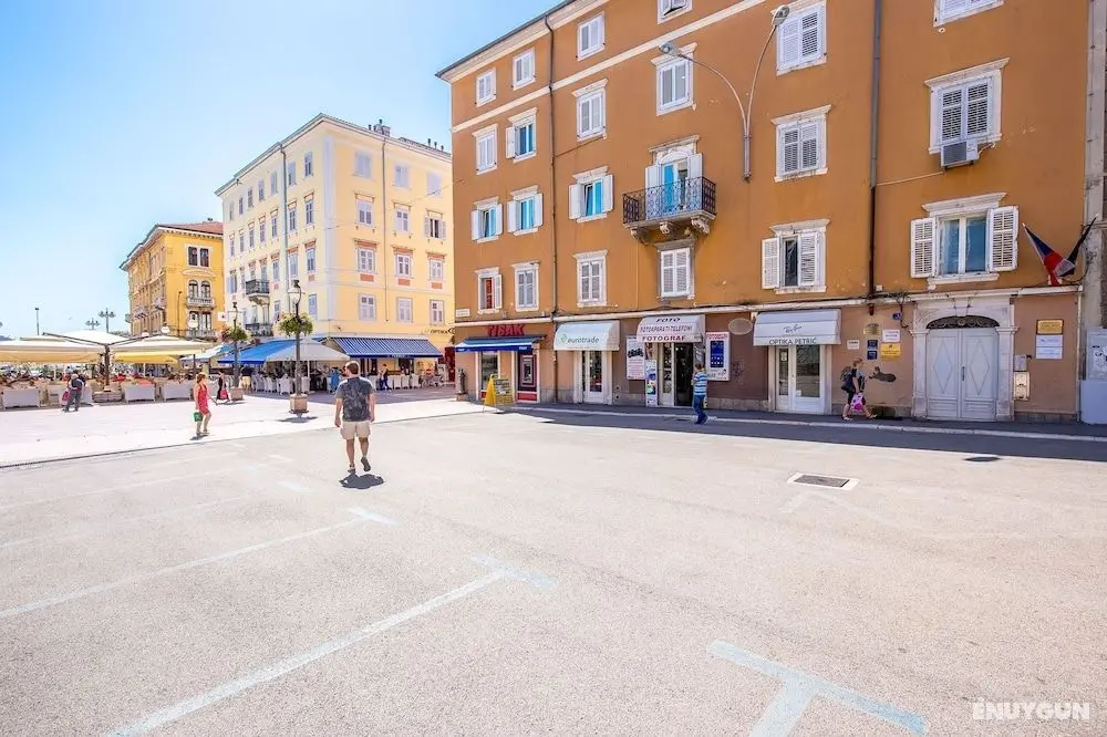 Main Street Apartments - Lobi