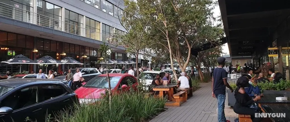 Main Street Life - Öne Çıkan Resim