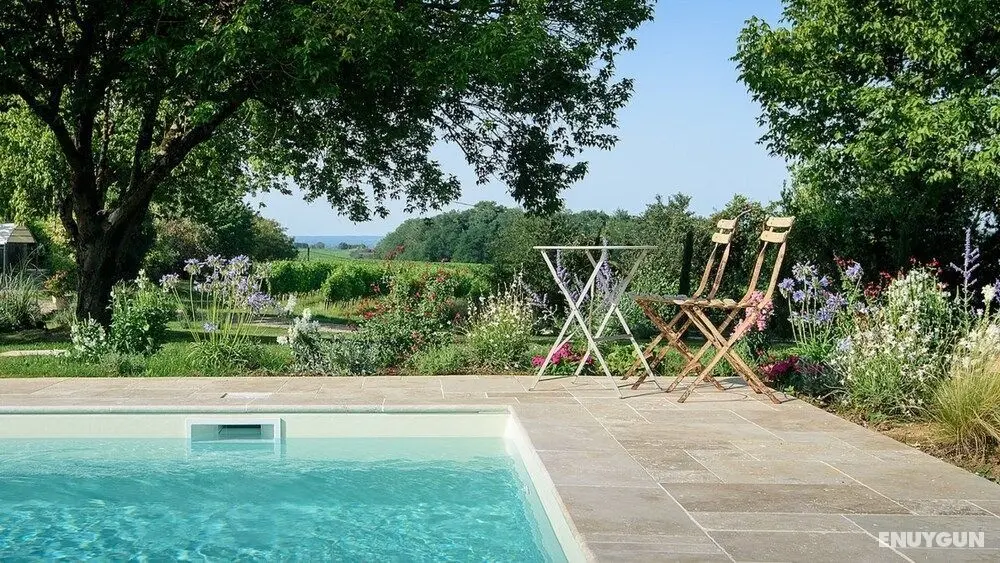 Maison des Quatre Saisons - Havuz