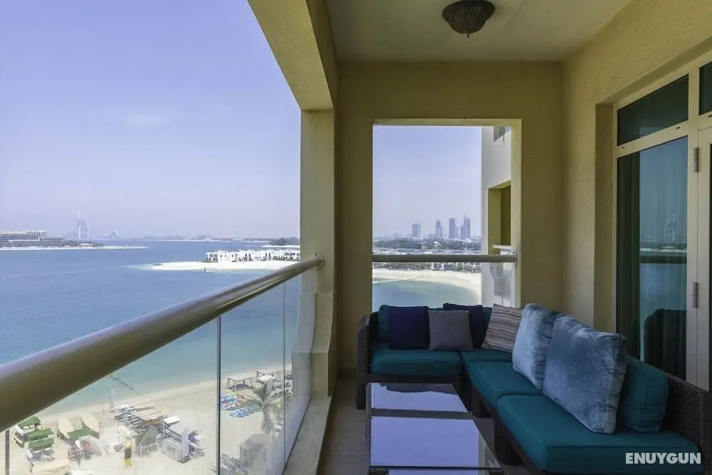 Maison Privee - Beach Access Apt w/ Burj & Sea Views on The Palm - Öne Çıkan Resim