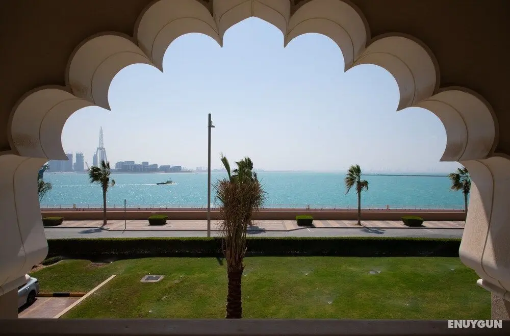 Maison Privee - Charming Apt with Arabesque Sea View on the Palm Jumeirah - Oda Manzaraları