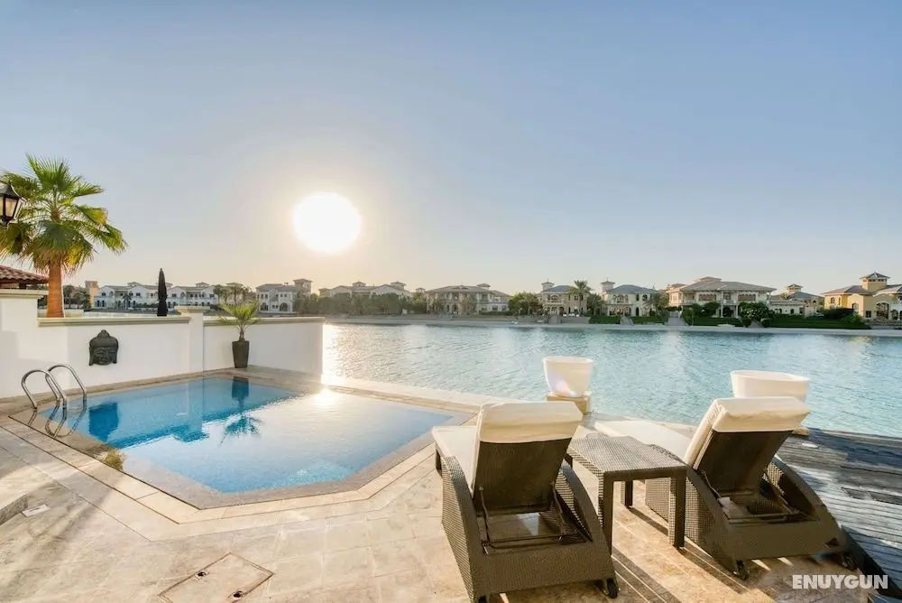 Maison Privee - Glamourous Beachfront Villa on The Palm w/ Pool - Öne Çıkan Resim
