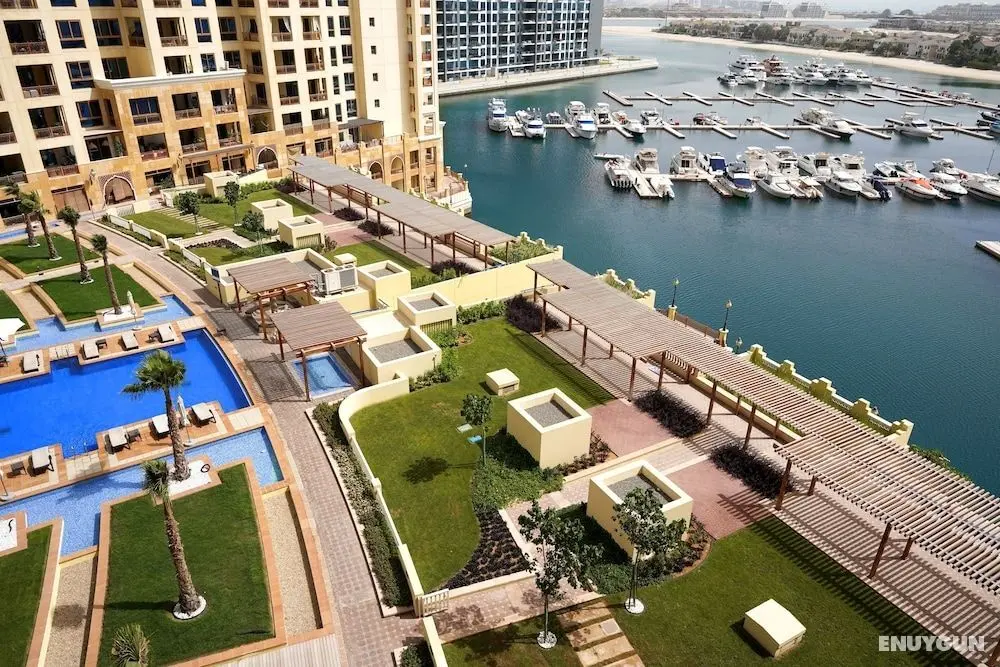 Maison Privee - Modern and Airy 2BR in Palm Jumeirah - Dış Mekan