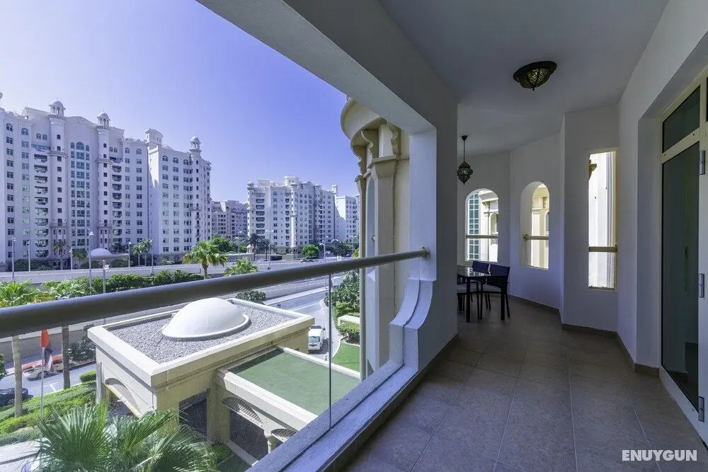 Maison Privee - Stylish Apt with Large Patio close to the Beach - Oda Manzaraları