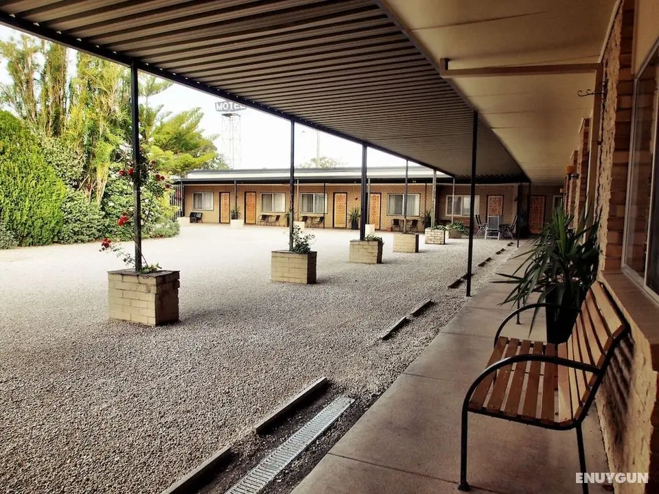 Majestic Motel - Dış Mekan
