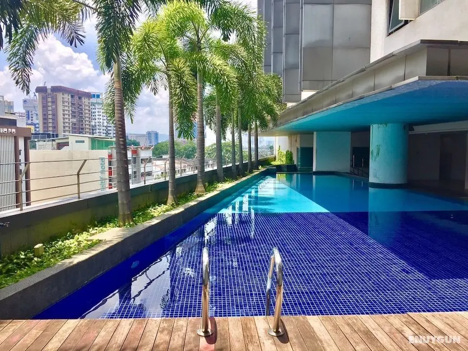Makam Service Suites Taragon - Havuz