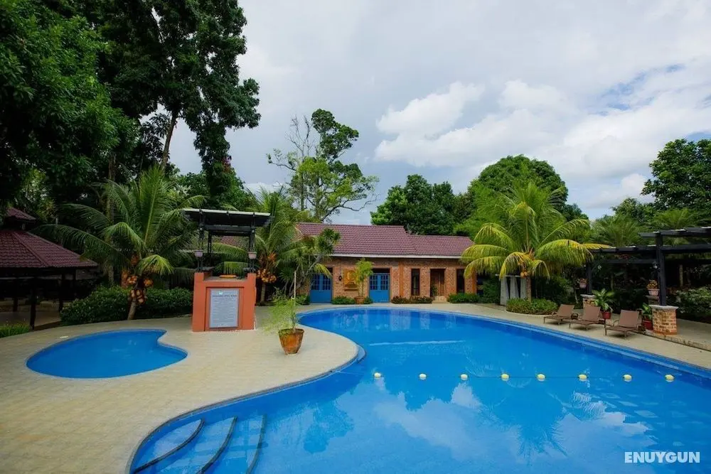 Malagos Garden Resort - Havuz