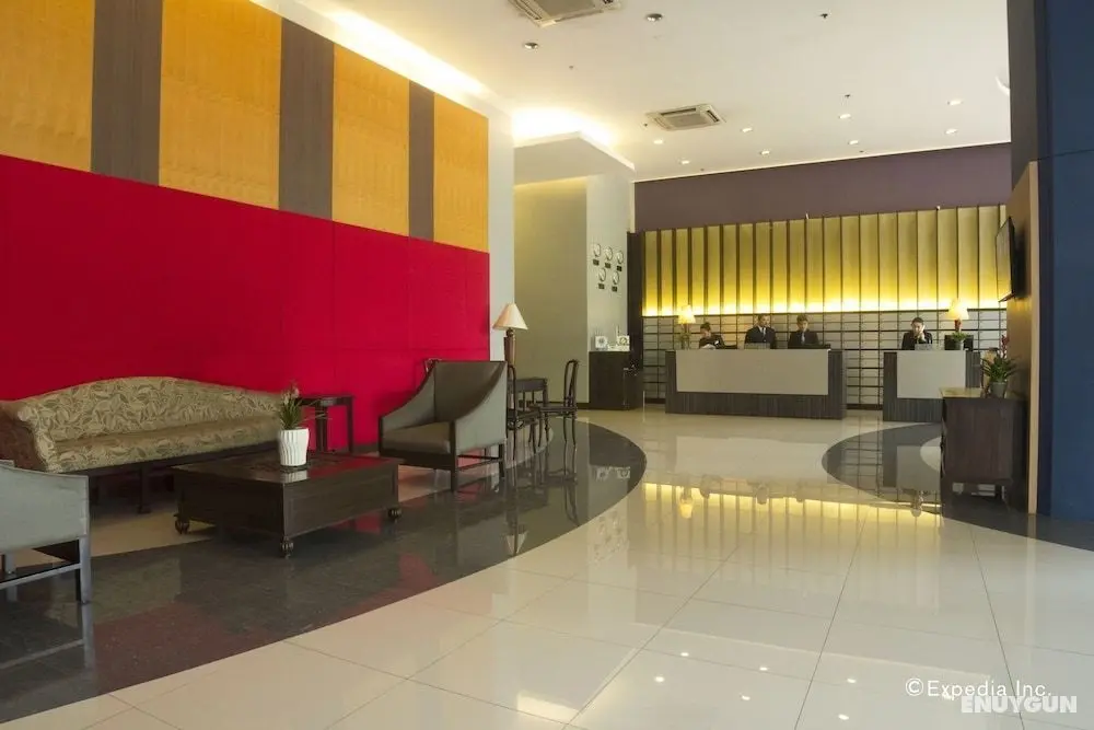 The Malayan Plaza - Lobi