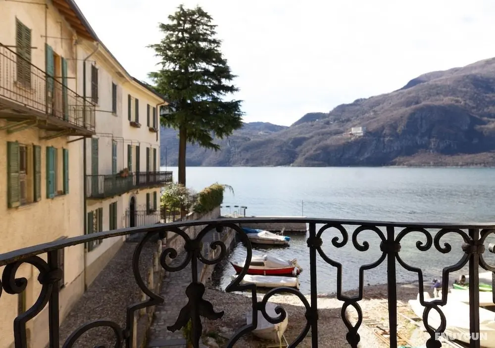 Mamma Ciccia Holiday Home - Lake Front Apartment - Oda Manzaraları