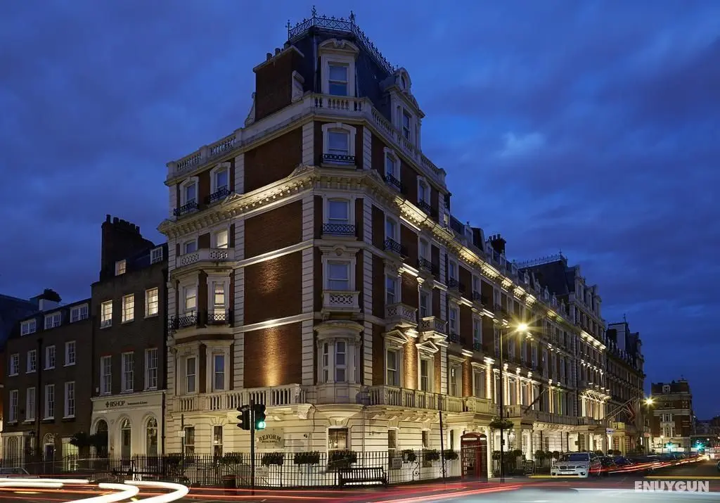 The Mandeville - Genel