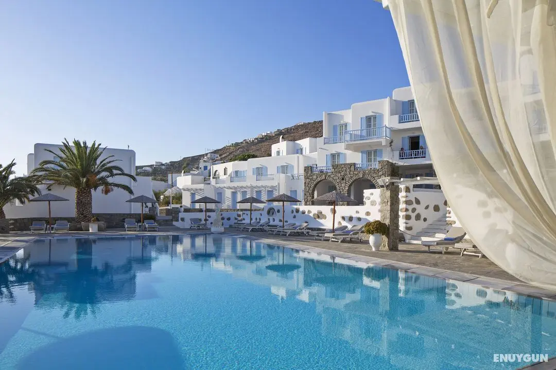 Manoulas Beach - Genel