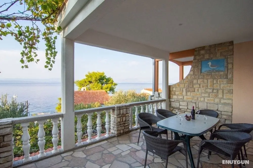 Mari - Peaceful and Quiet Location - A1 - Öne Çıkan Resim