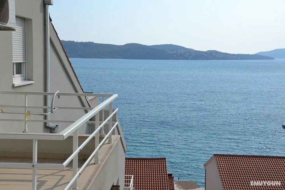 Marin2- Near Beach - A3 - Öne Çıkan Resim