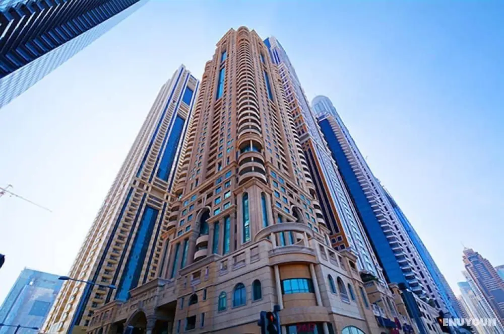 Marina Crown Tower - Öne Çıkan Resim