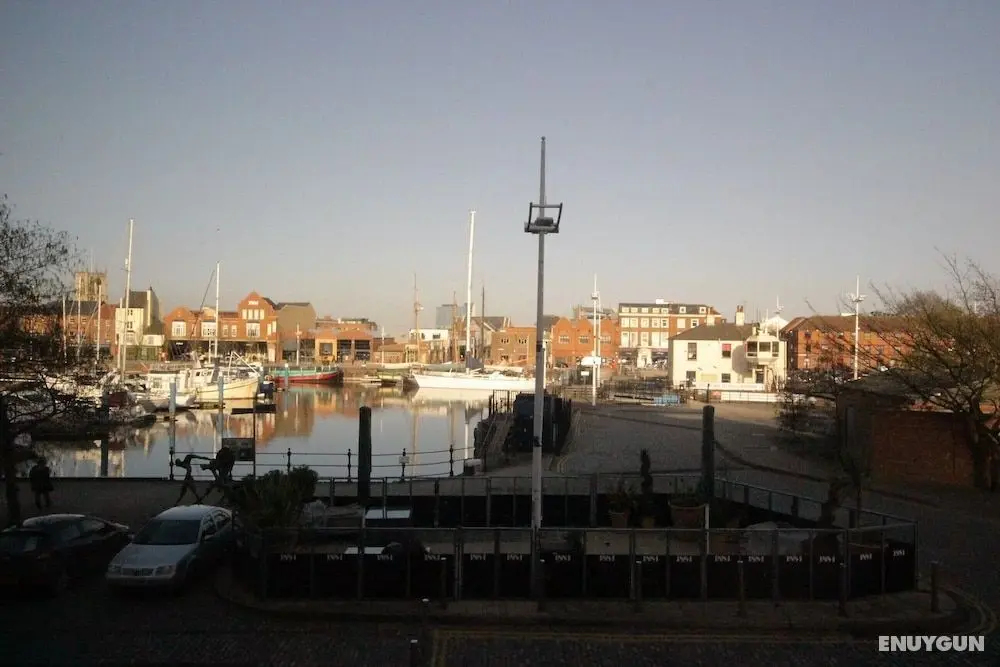 Marina Water View Apartment - Oda Manzaraları
