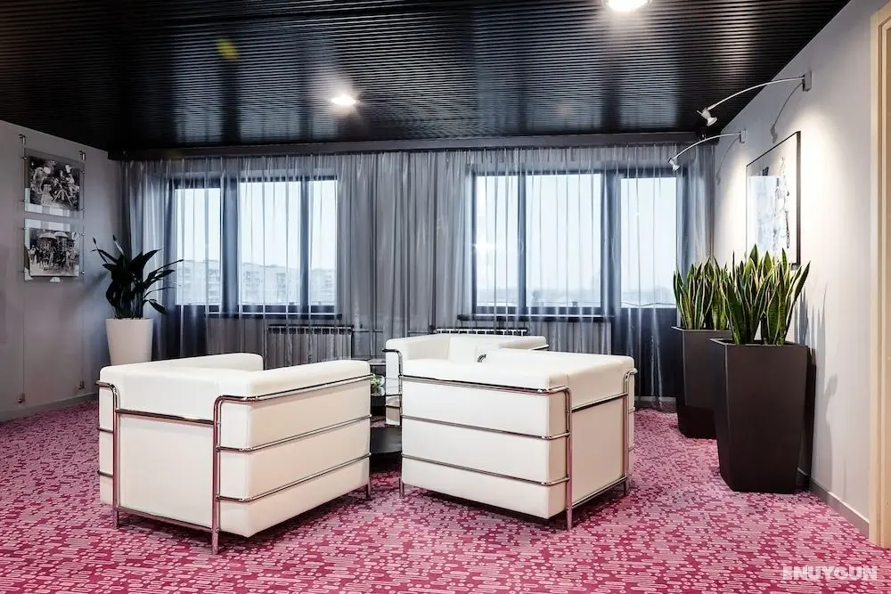 Marins Park Hotel Nizhny Novgorod - Lobi
