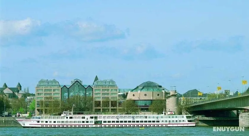 Maritim Hotel Köln - Genel