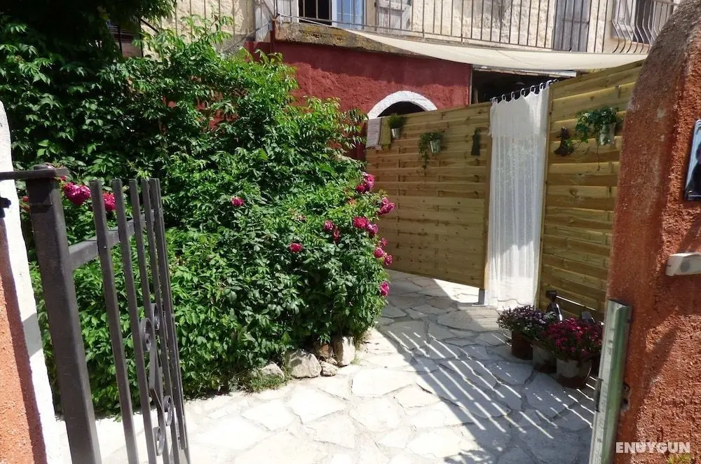 Mas Maurane Chambre d'hôtes - Dış Mekan