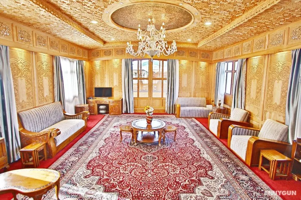 Mascot Houseboats - Öne Çıkan Resim