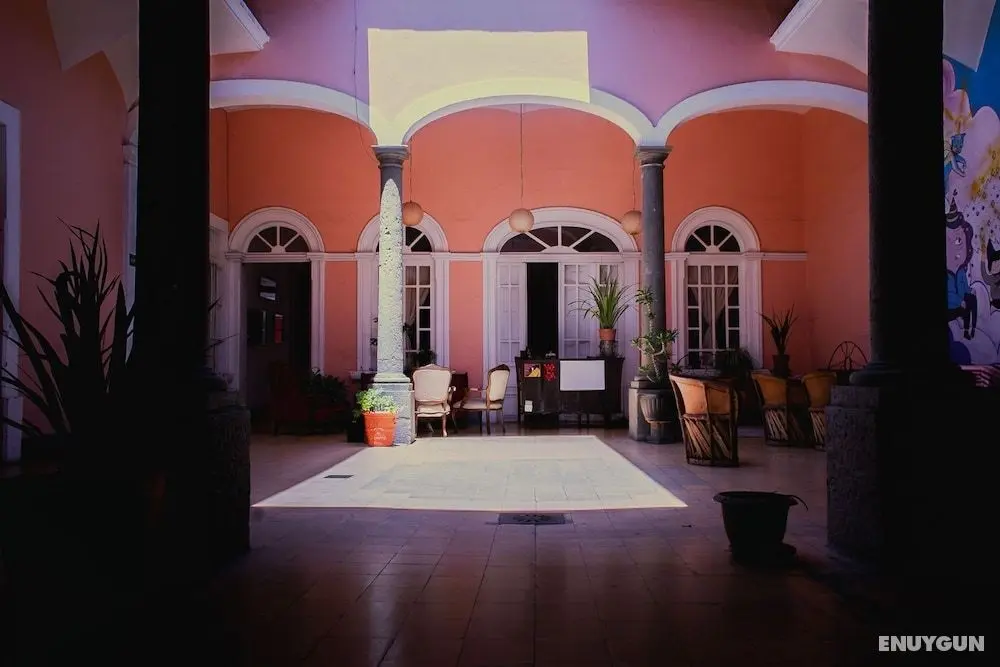 Maska Mansion - Öne Çıkan Resim