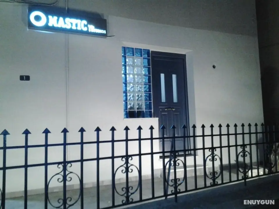 Mastic Point Studios - Dış Mekan