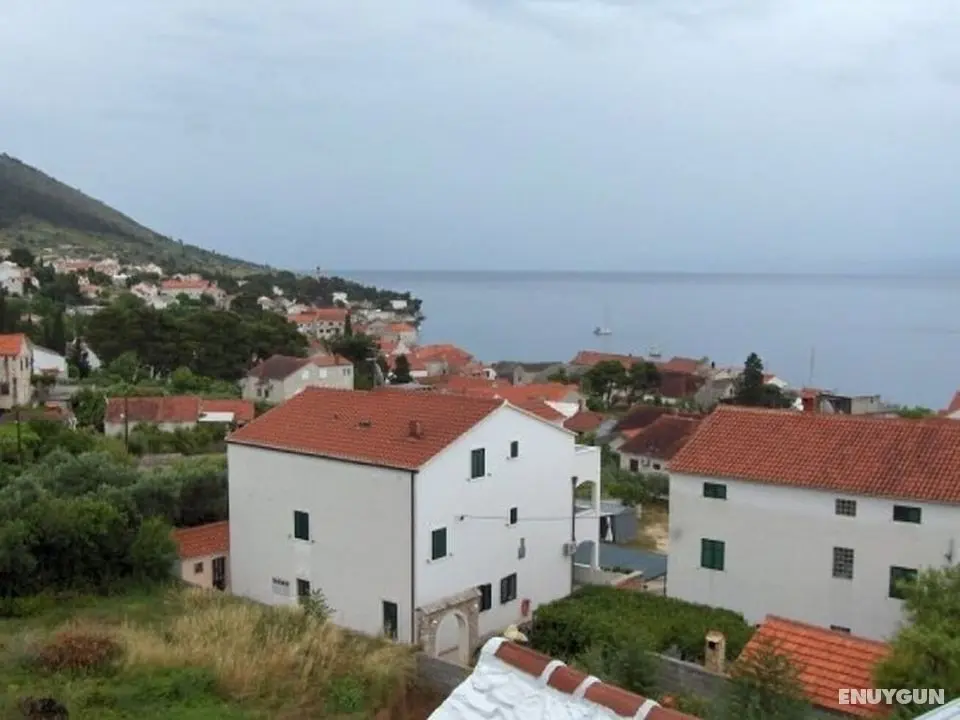Mat - in a Cosy Stone House - SA2 - Öne Çıkan Resim