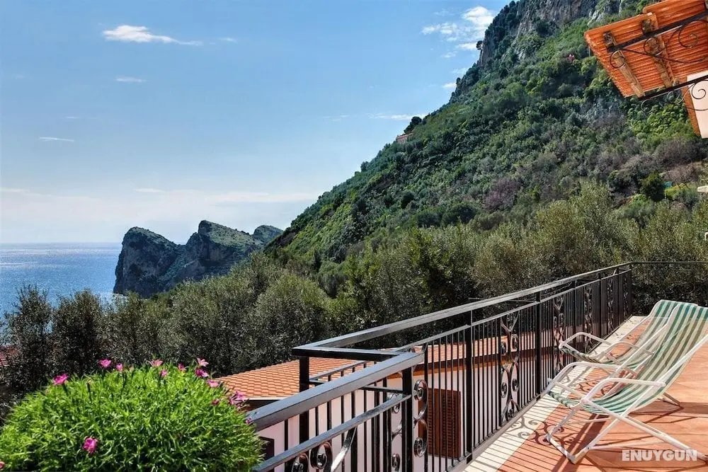 Matisse Cantone - A Well Designed Apartment With a Lovely Spacious Terrace - Oda