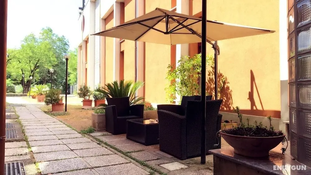 Hotel Maxim - Dış Mekanlar