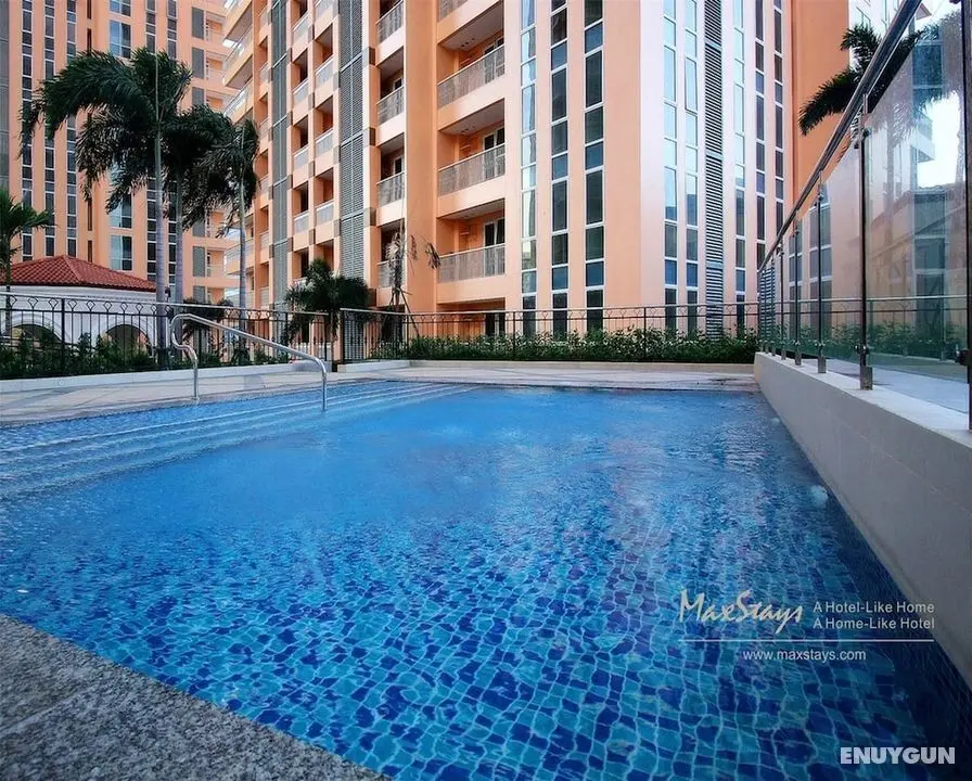 MaxStays Max Home at The Venice Residences - Havuz
