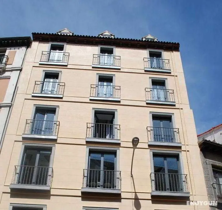 Hotel Mayerling - Genel
