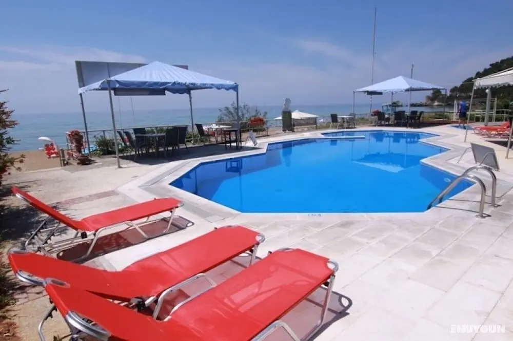 Menigos AA1G no52 Beachfront 3bdr Villa - Havuz