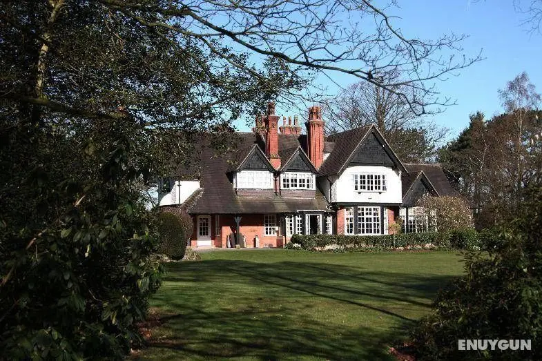 Mere Court Hotel - Genel