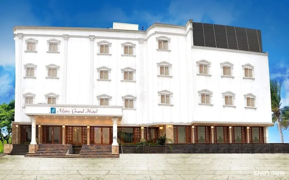 Metro Grand Hotel - Dış Mekan