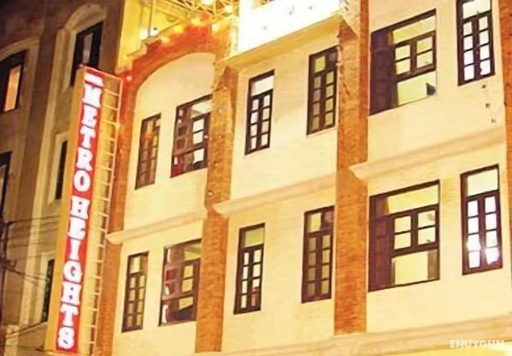Hotel Metro Heights - Dış Mekan