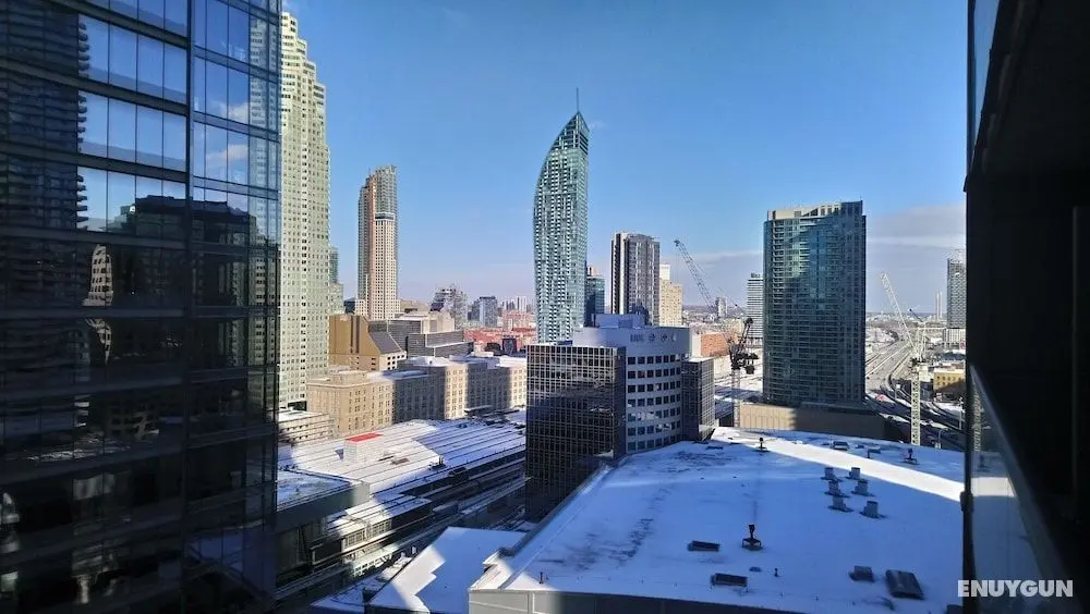 MiCasa Suites - Stylish Condo in Maple Leaf Square - İş / Konferans
