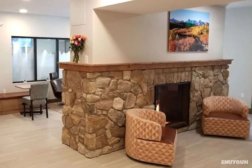 Microtel Inn & Suites by Wyndham Georgetown Lake - Lobi