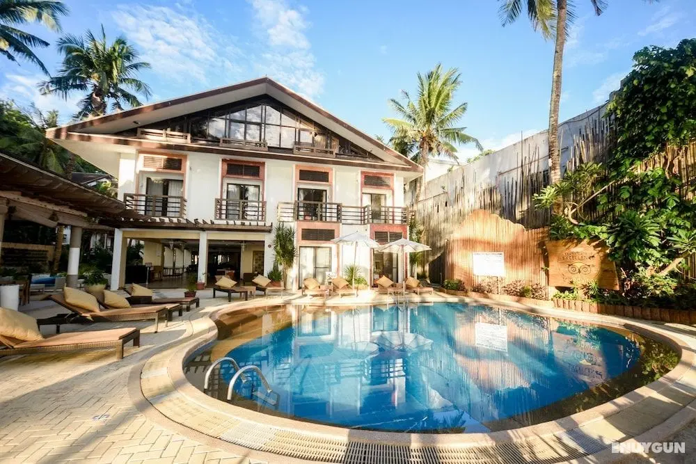 Microtel by Wyndham Boracay - Havuz