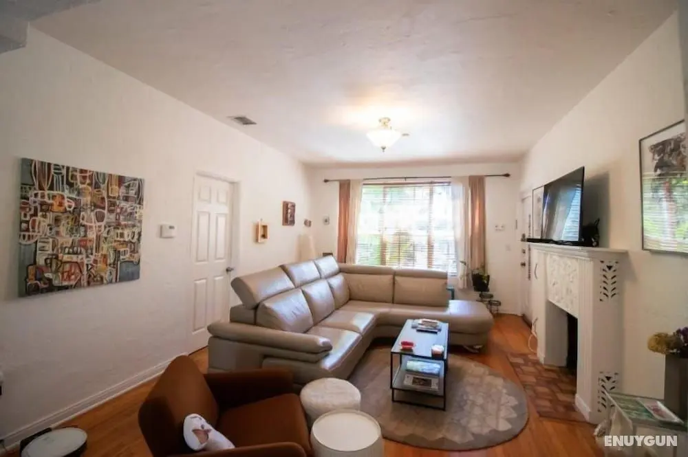 Mid Town Hippie House by the Bay - Öne Çıkan Resim