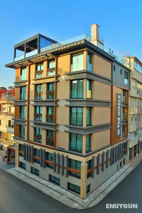 In The Middle Hotel - Dış Mekan