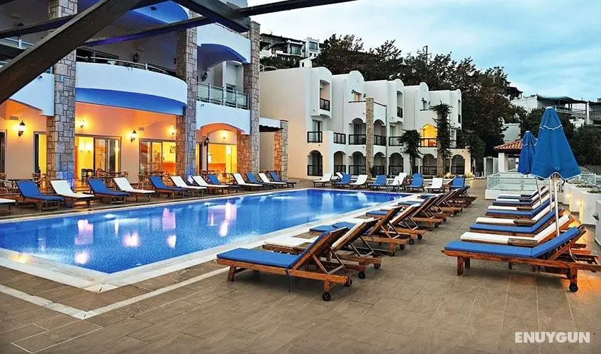 Middle Town Bodrum Beach Hotel - Havuz