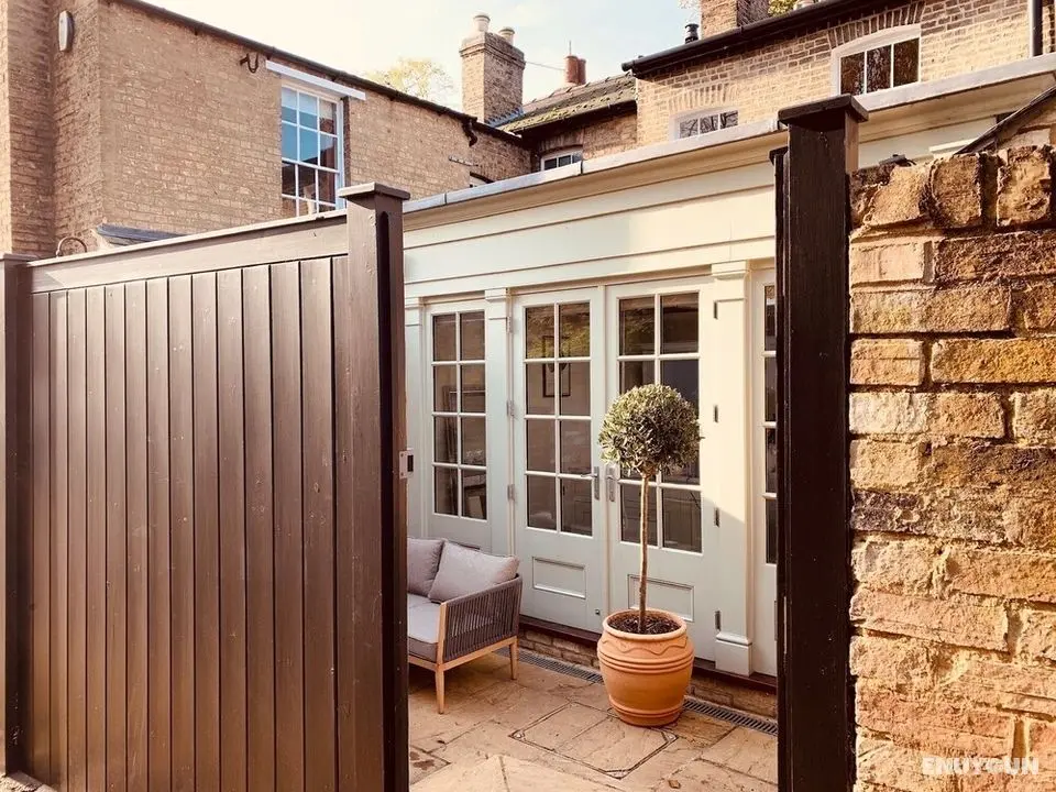 The Midsummer Common - Modern & Spacious 2bdr House With Garden - Lobi