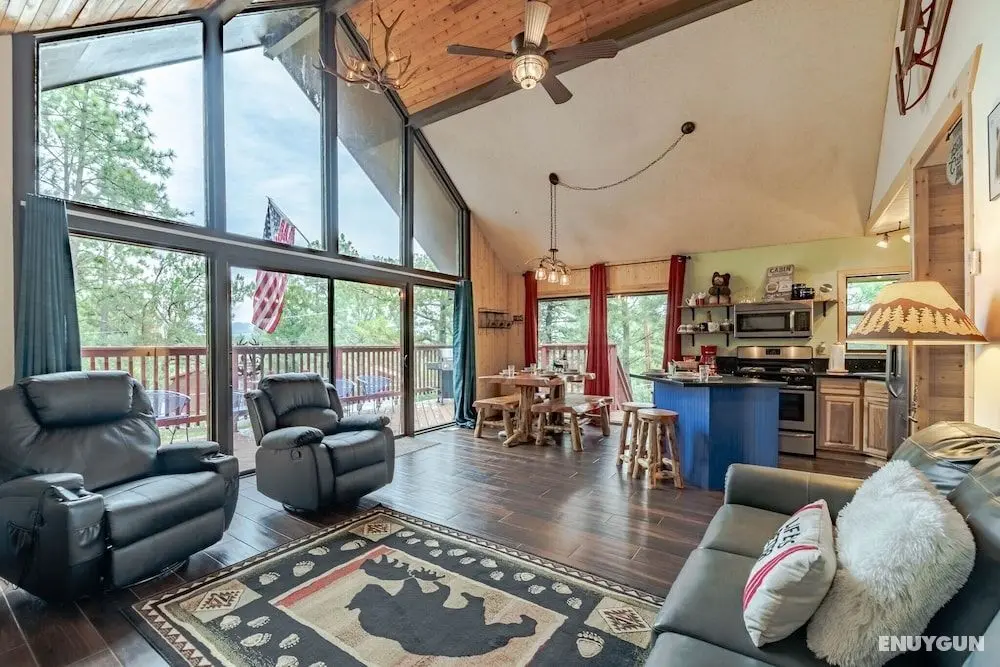 Midtown Hideaway - Öne Çıkan Resim
