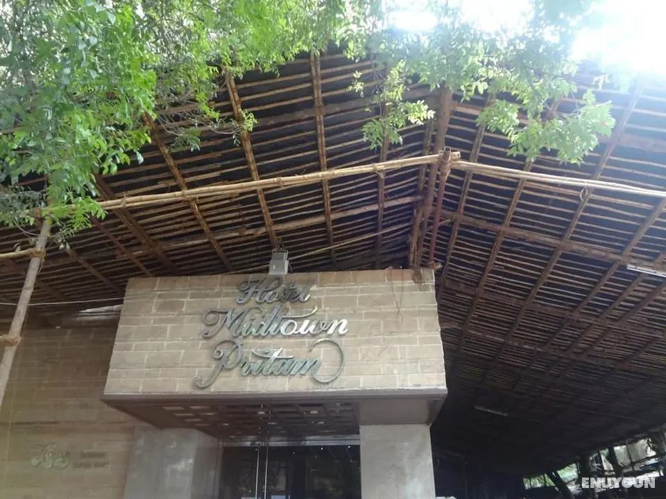 Hotel Midtown Pritam - Dış Mekan