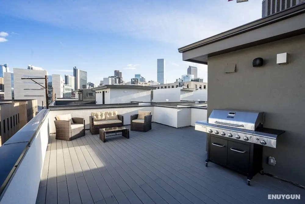 Mile High Lifestyle Townhome in Golden Triangle Rooftop Views - Oda Düzeni