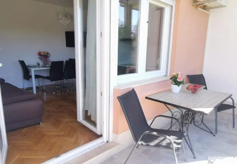 Milica - Parking and Garden - A4 - Öne Çıkan Resim