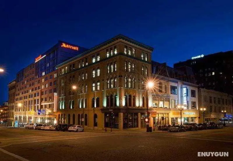 Milwaukee Marriott Downtown - Genel